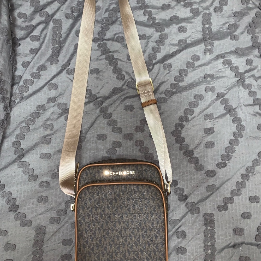 Michael KORS messenger bag